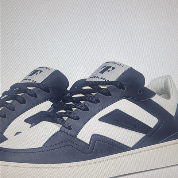 NWT Men’s Thousand Fell Sneakers. Court in Retro Midnight.Size 9